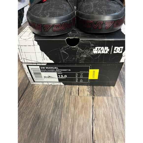 Men's Limited Edition DC Shoes Star Wars Manual Size 13 Skate box Limited Ed. - Picture 8 of 9
